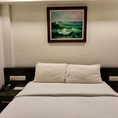 Hotel Saas Residency à Kozhikode Extérieur photo