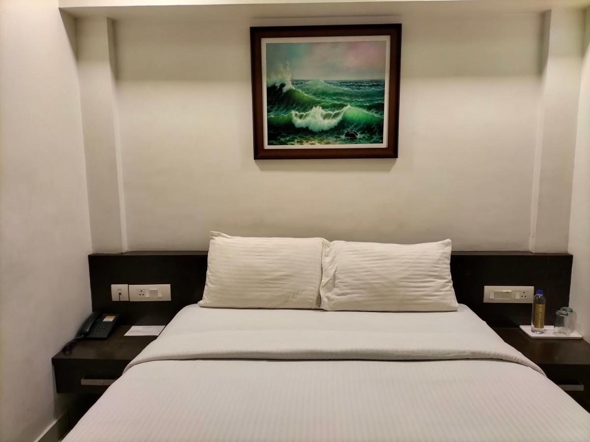 Hotel Saas Residency à Kozhikode Extérieur photo
