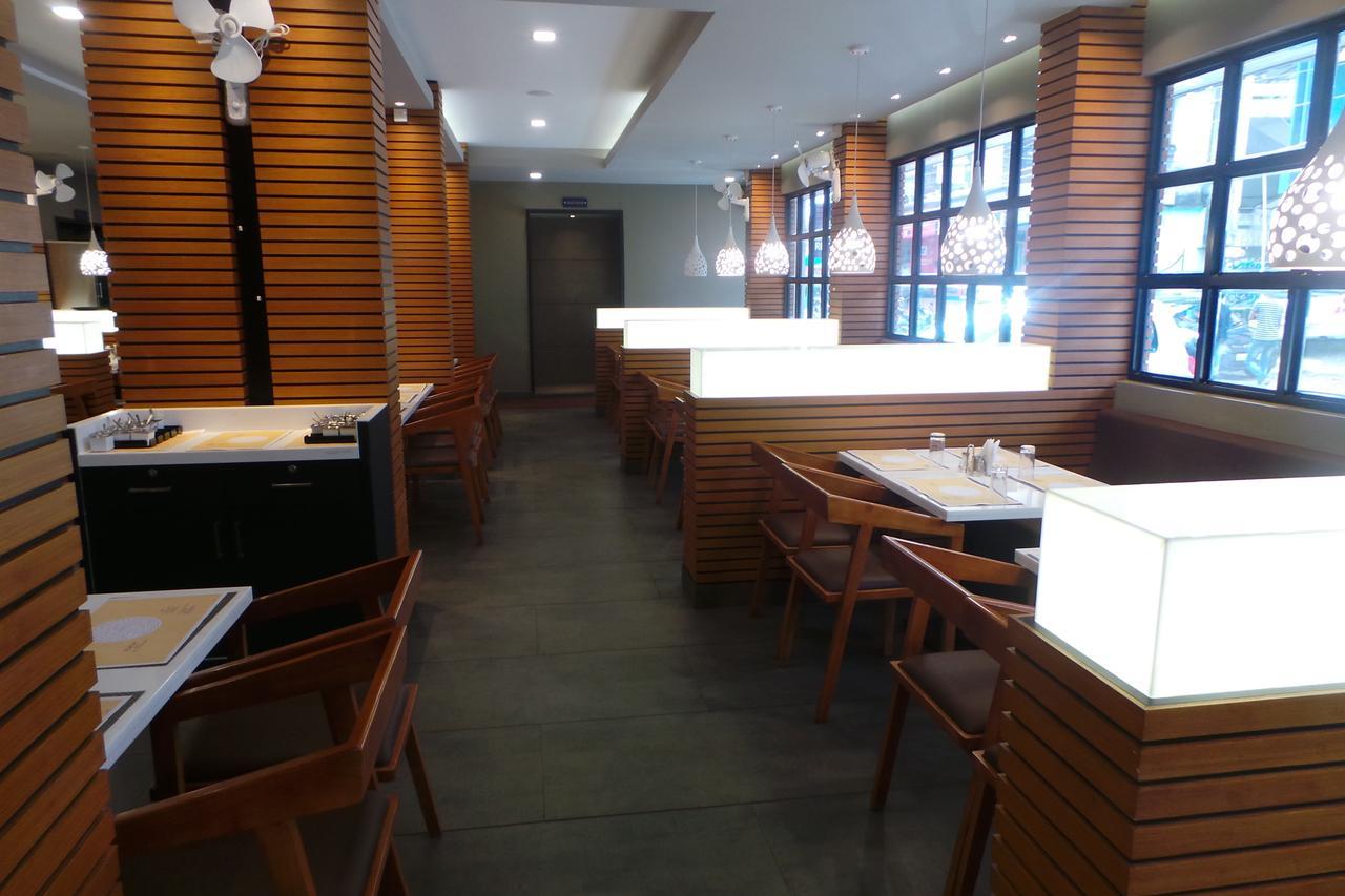 Hotel Saas Residency à Kozhikode Extérieur photo