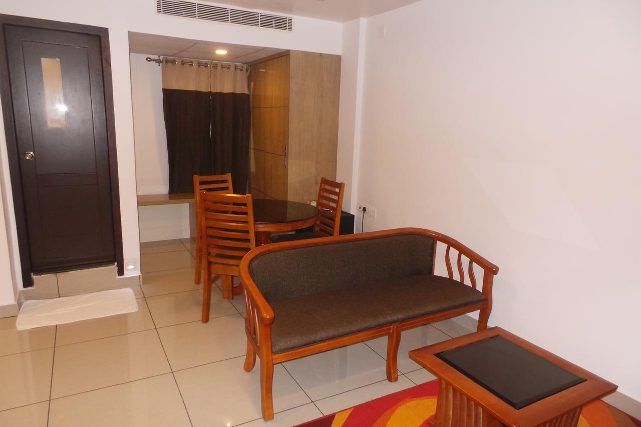 Hotel Saas Residency à Kozhikode Extérieur photo