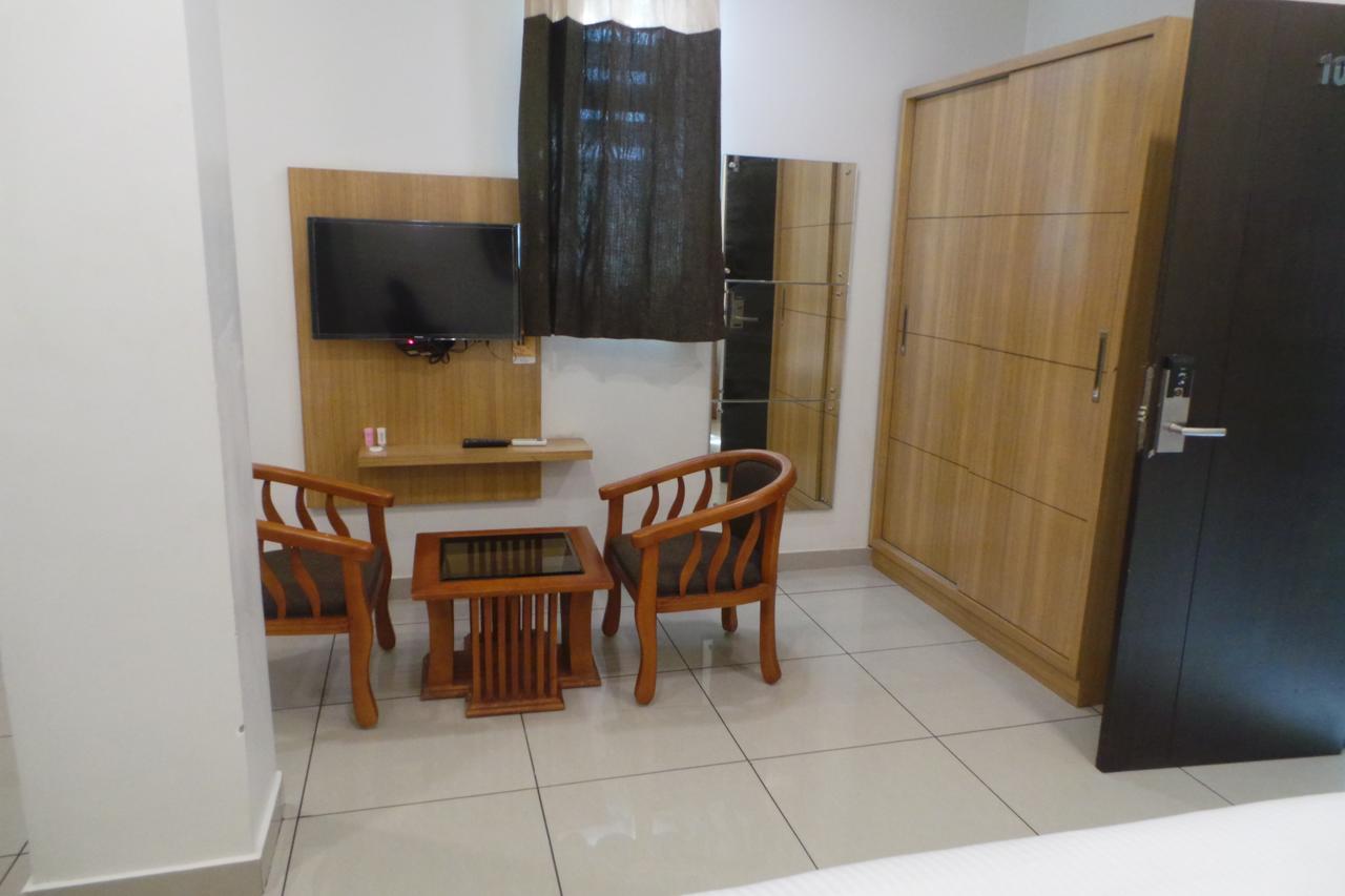 Hotel Saas Residency à Kozhikode Extérieur photo