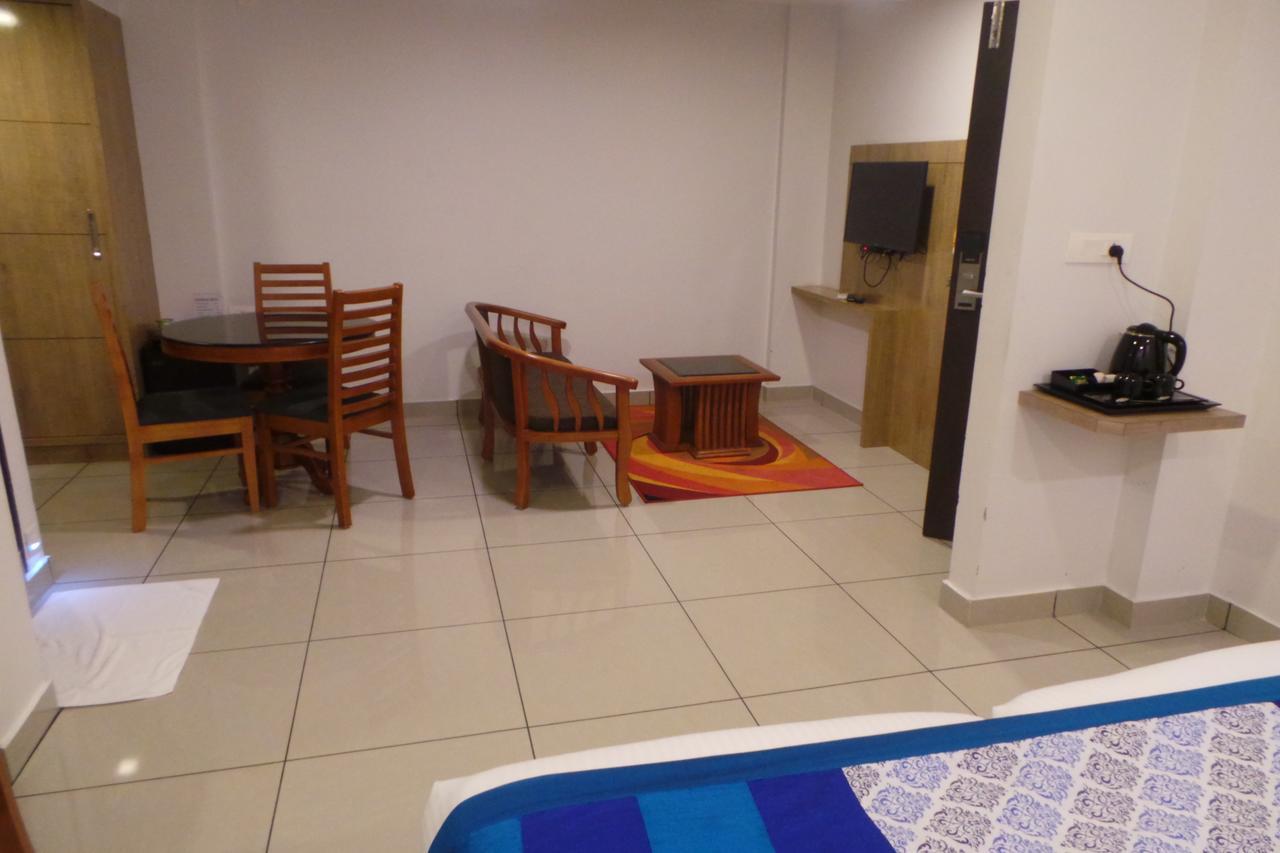 Hotel Saas Residency à Kozhikode Extérieur photo