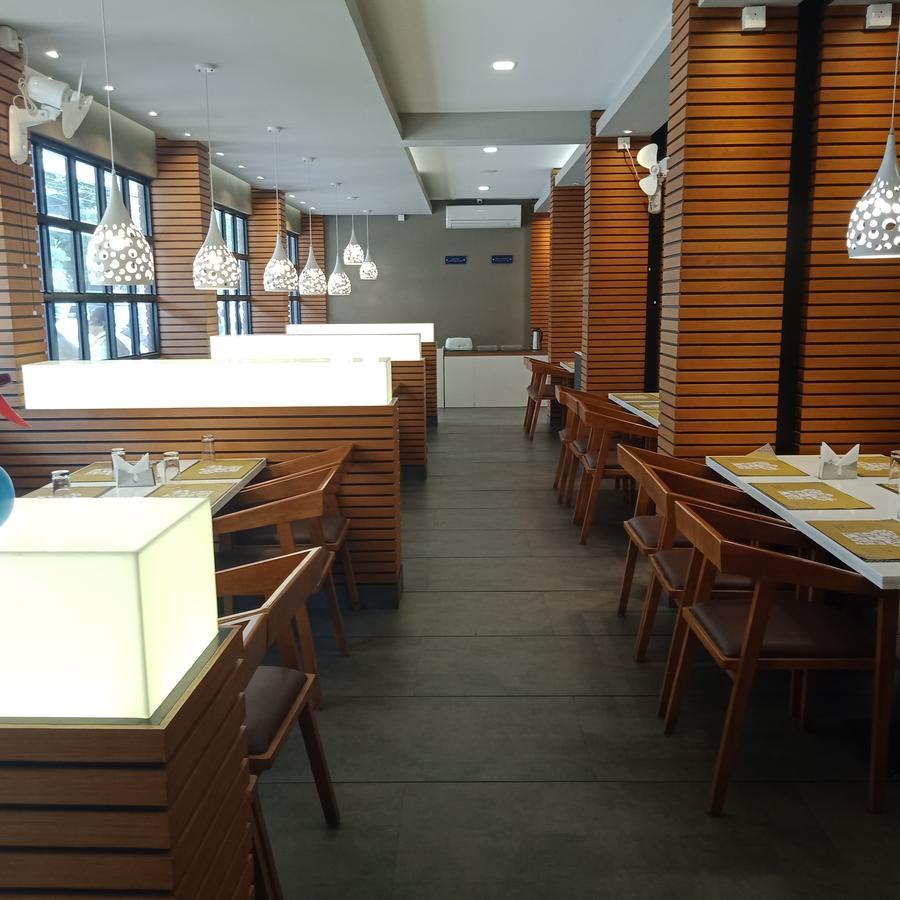 Hotel Saas Residency à Kozhikode Extérieur photo