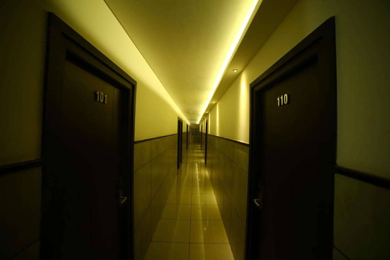 Hotel Saas Residency à Kozhikode Extérieur photo